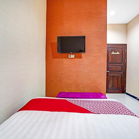 Oyo 90889 Dkb Residence Surabaya Bagian luar foto