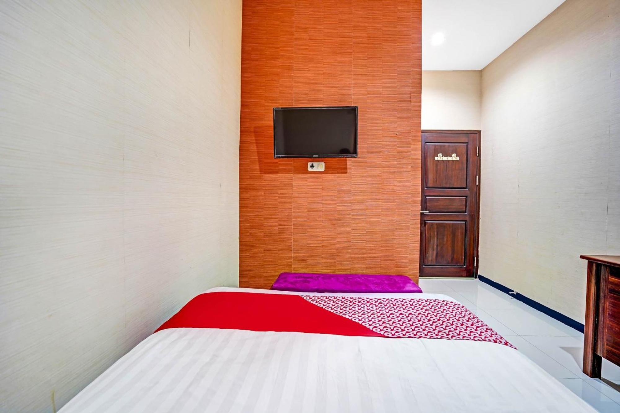 Oyo 90889 Dkb Residence Surabaya Bagian luar foto
