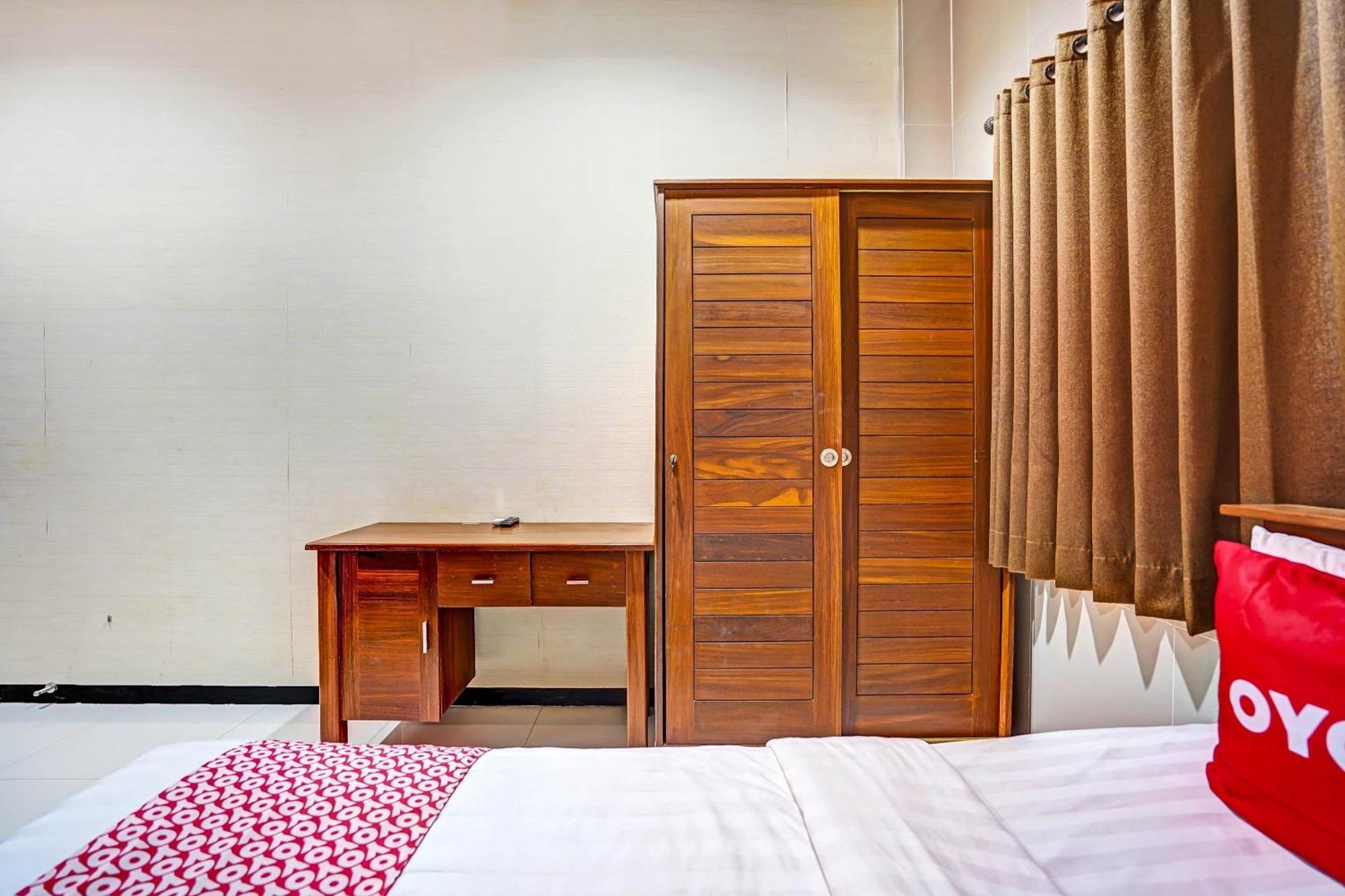 Oyo 90889 Dkb Residence Surabaya Bagian luar foto