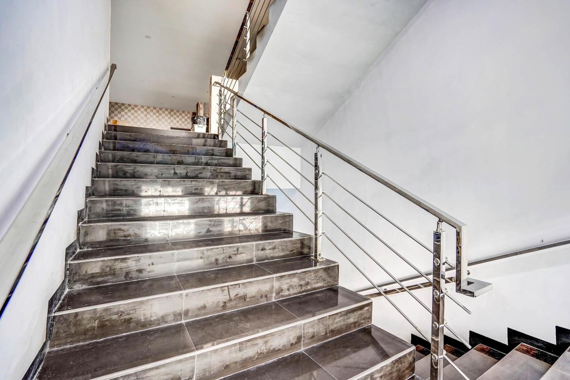 Oyo 90889 Dkb Residence Surabaya Bagian luar foto